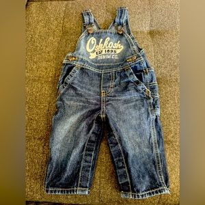 Super cute and timeless Osh Kosh overalls.